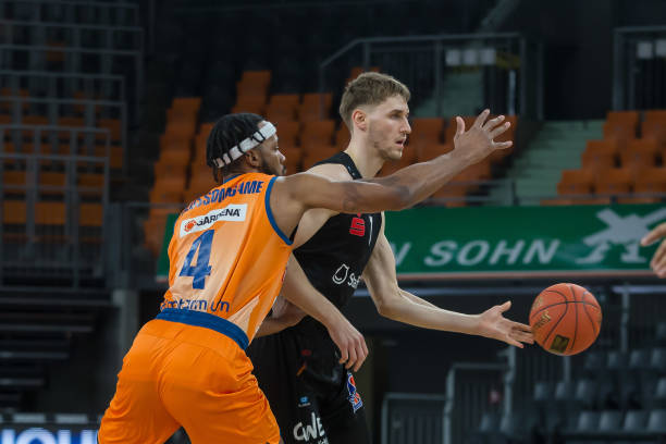 挥跻身本次 挥跻身本次